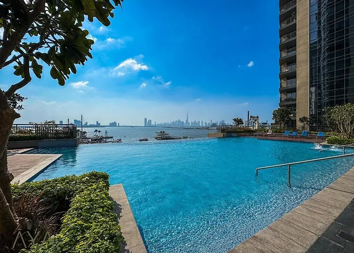 Creekside Vibes Chic Stay With City Views