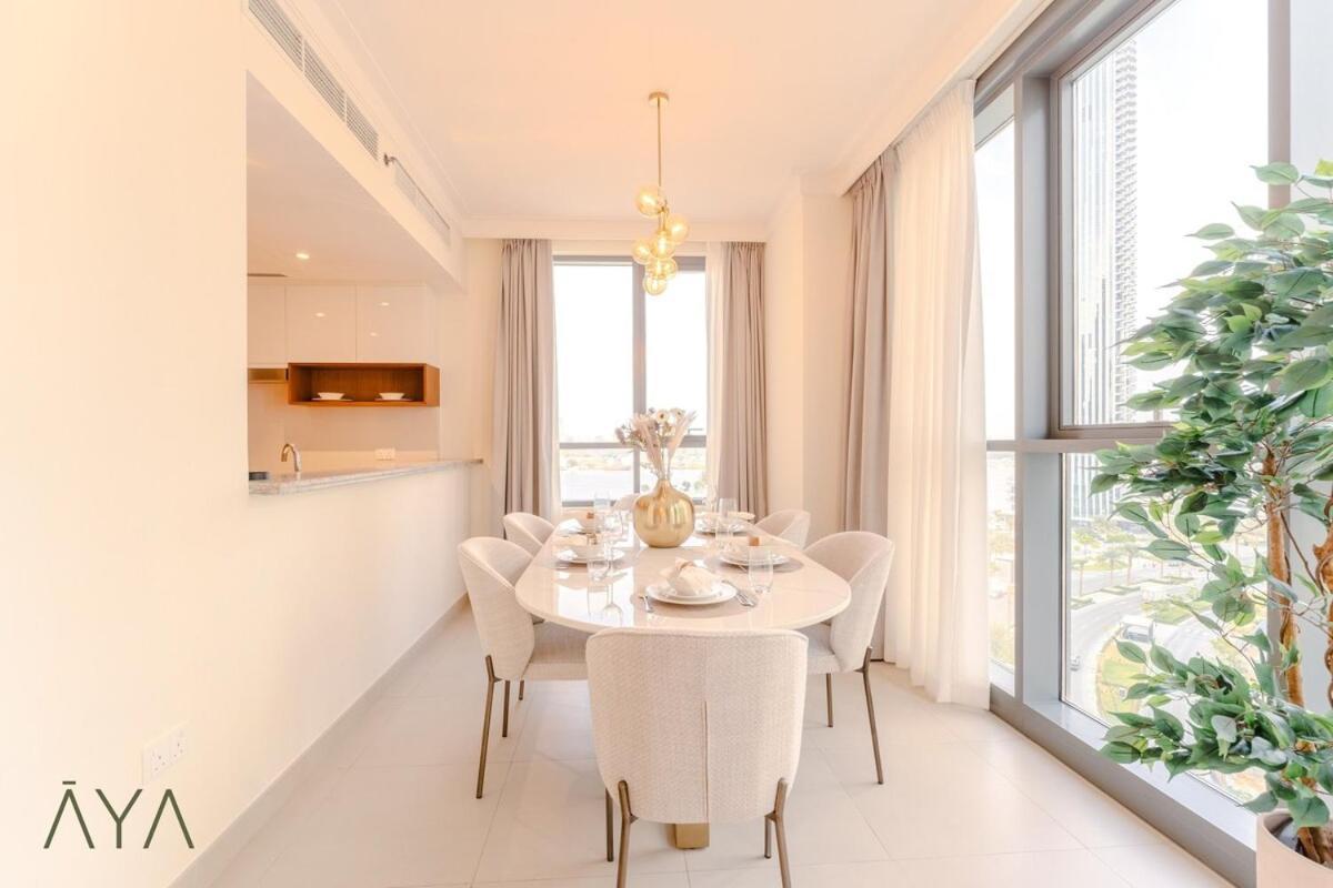 Creekside Vibes Chic With Views *