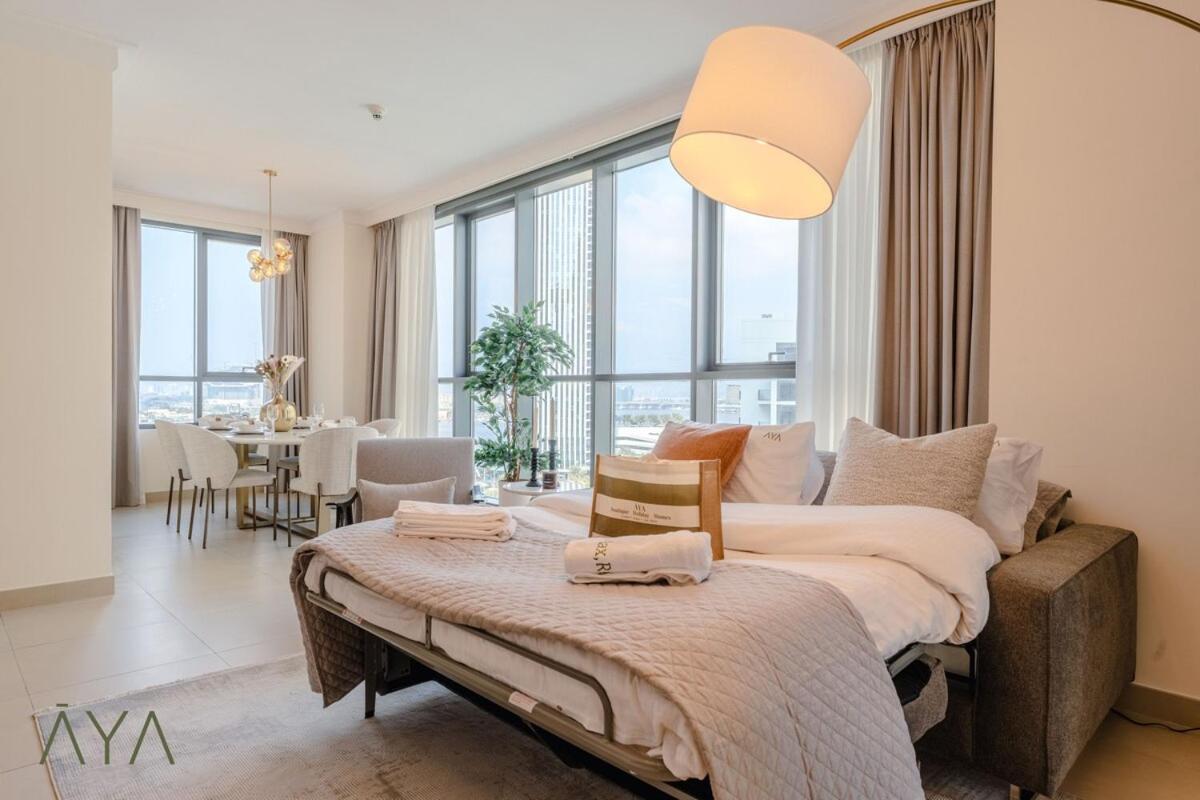 Creekside Vibes Chic With Views Apartment Dubai